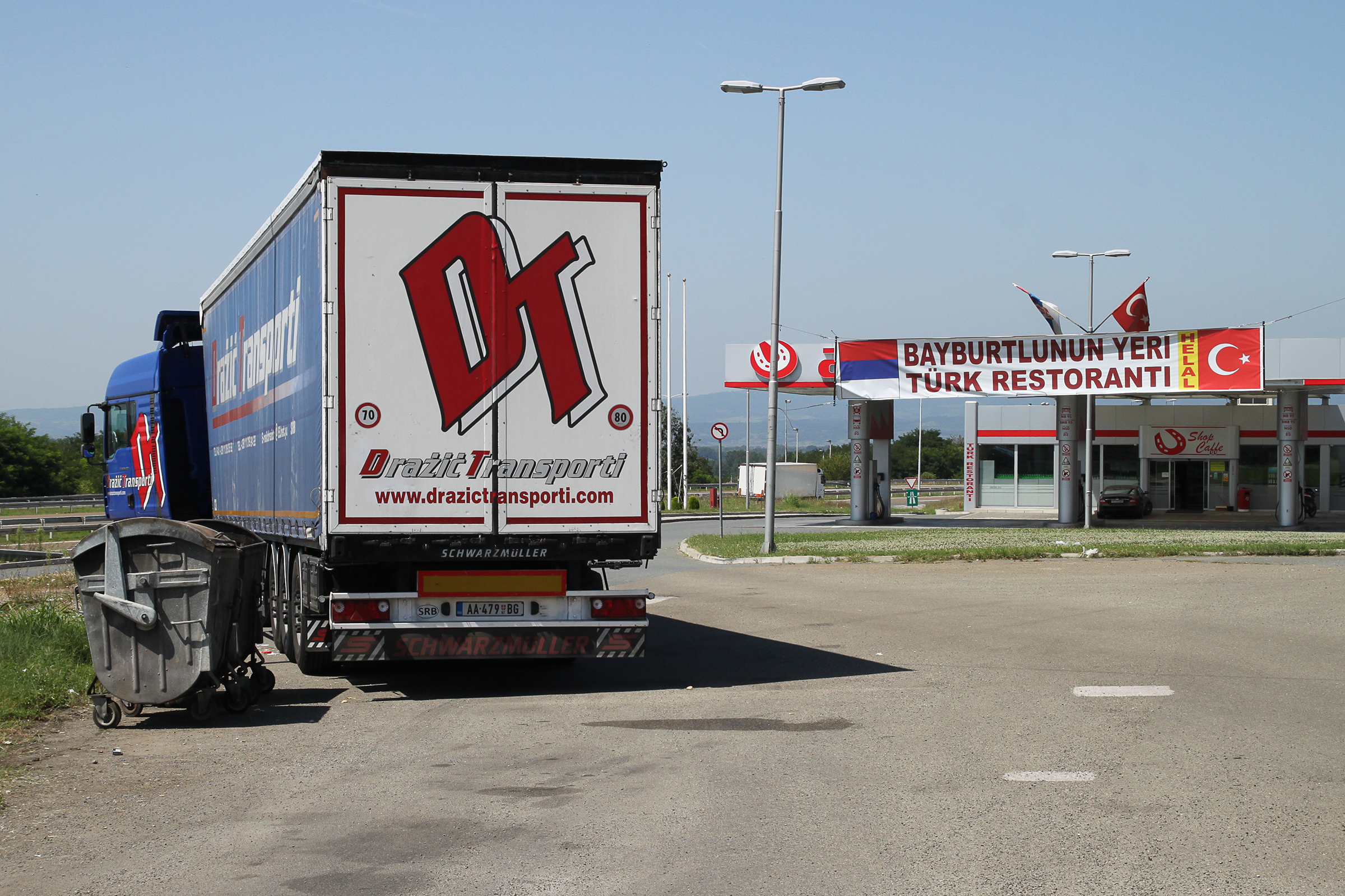 Corridor 10. E75 in Serbia: gas station and truck parking located on the former Autoput, explicitly aimed at Turkish drivers.