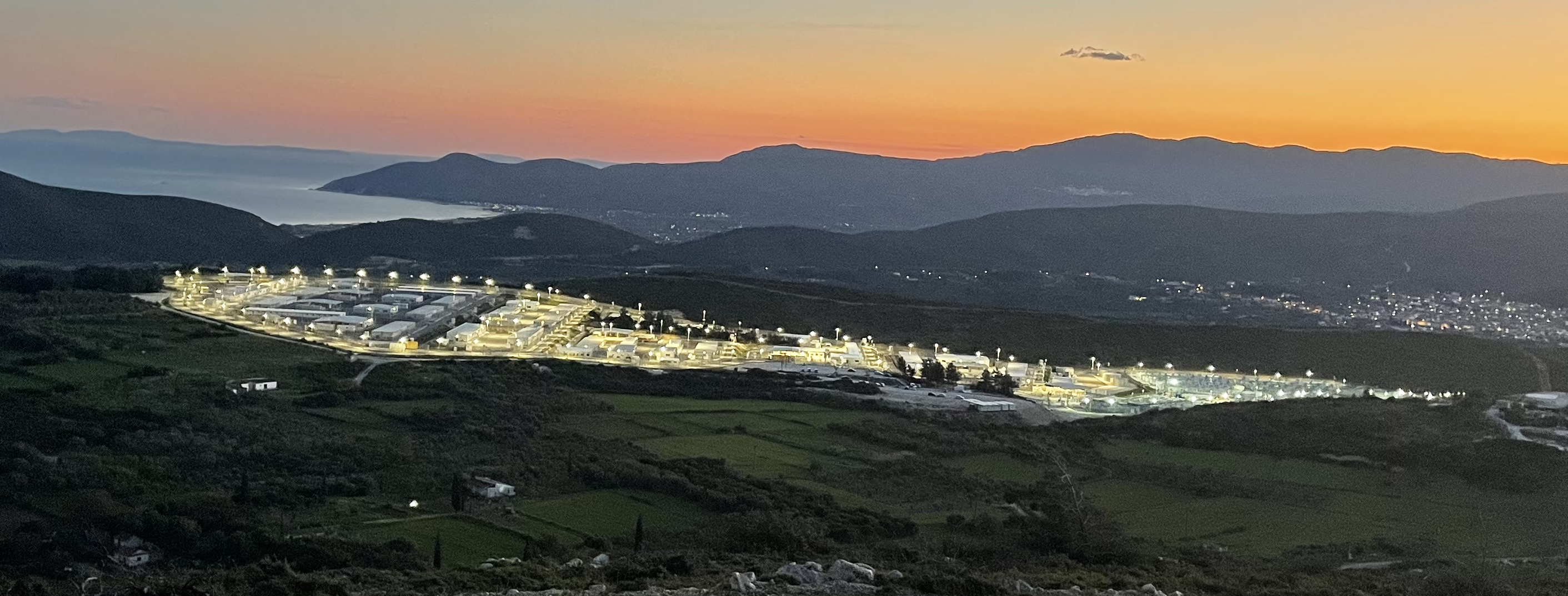 Abb. 1: Von weitem spektakulär, von innen geschlossen: das CCAC auf Samos im Frühjahr 2023 (eigene Abbildung; CC BY-NC 2.0)