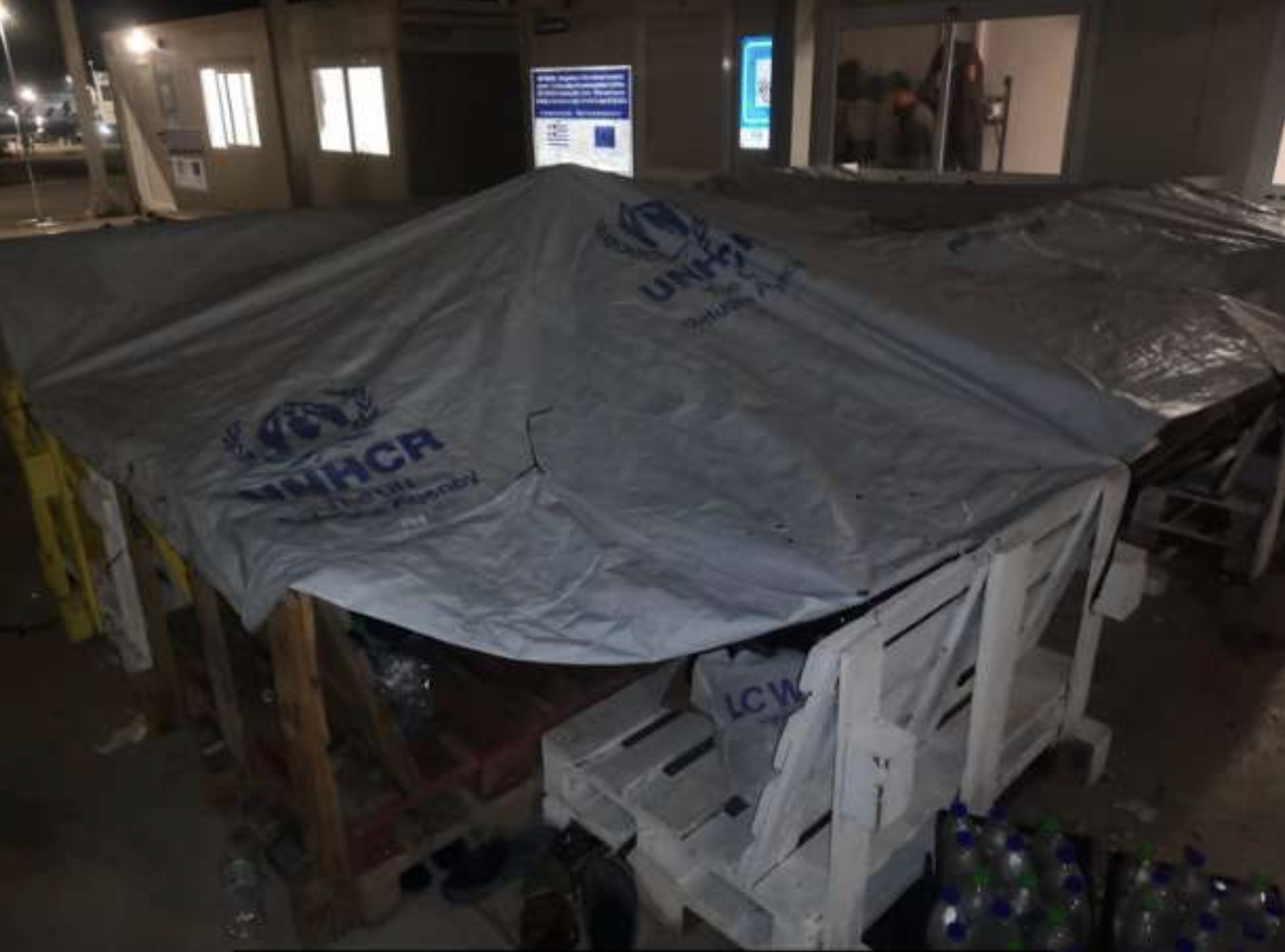 Abb. 5: Bilder der Behelfsunterkünfte im CCAC (Foto: inhaftierte Bewohner:in; Credits: I Have Rights)