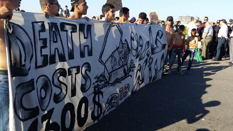 Banner during the #crossingnomore march to Edirne. Photo: Mathias Fiedler